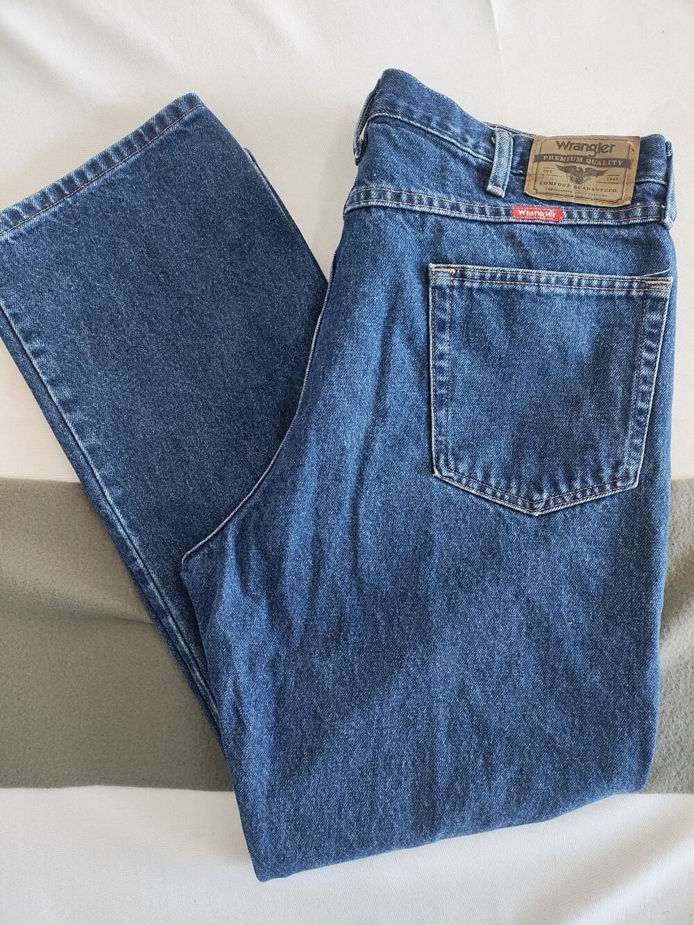 Wrangler Jeans Mens 38x29 Blue Regular Fit Denim Straight Leg 5 Pocket